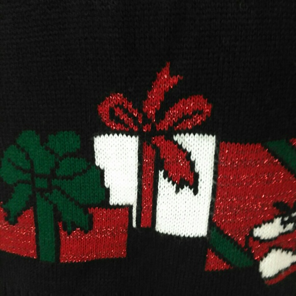 Vintage Christmas Sweater - Picture 5 of 9